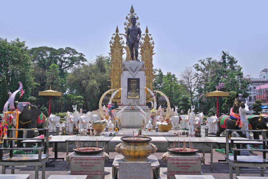 B2 Chiang Rai Night Bazaar Boutique & Budget Hotel Экстерьер фото